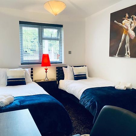 5 Bedroom Bungalow Ascot Racecourse Экстерьер фото