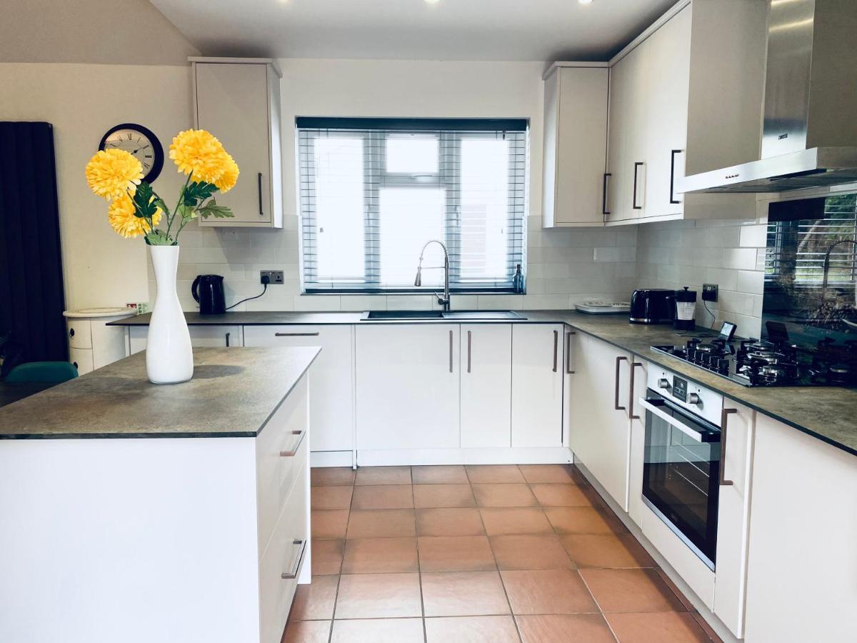 5 Bedroom Bungalow Ascot Racecourse Экстерьер фото