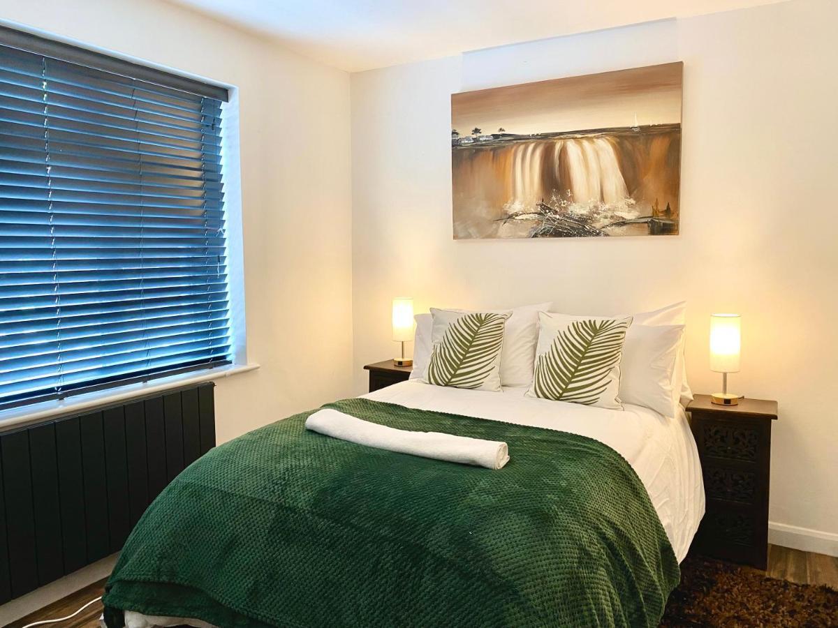 5 Bedroom Bungalow Ascot Racecourse Экстерьер фото