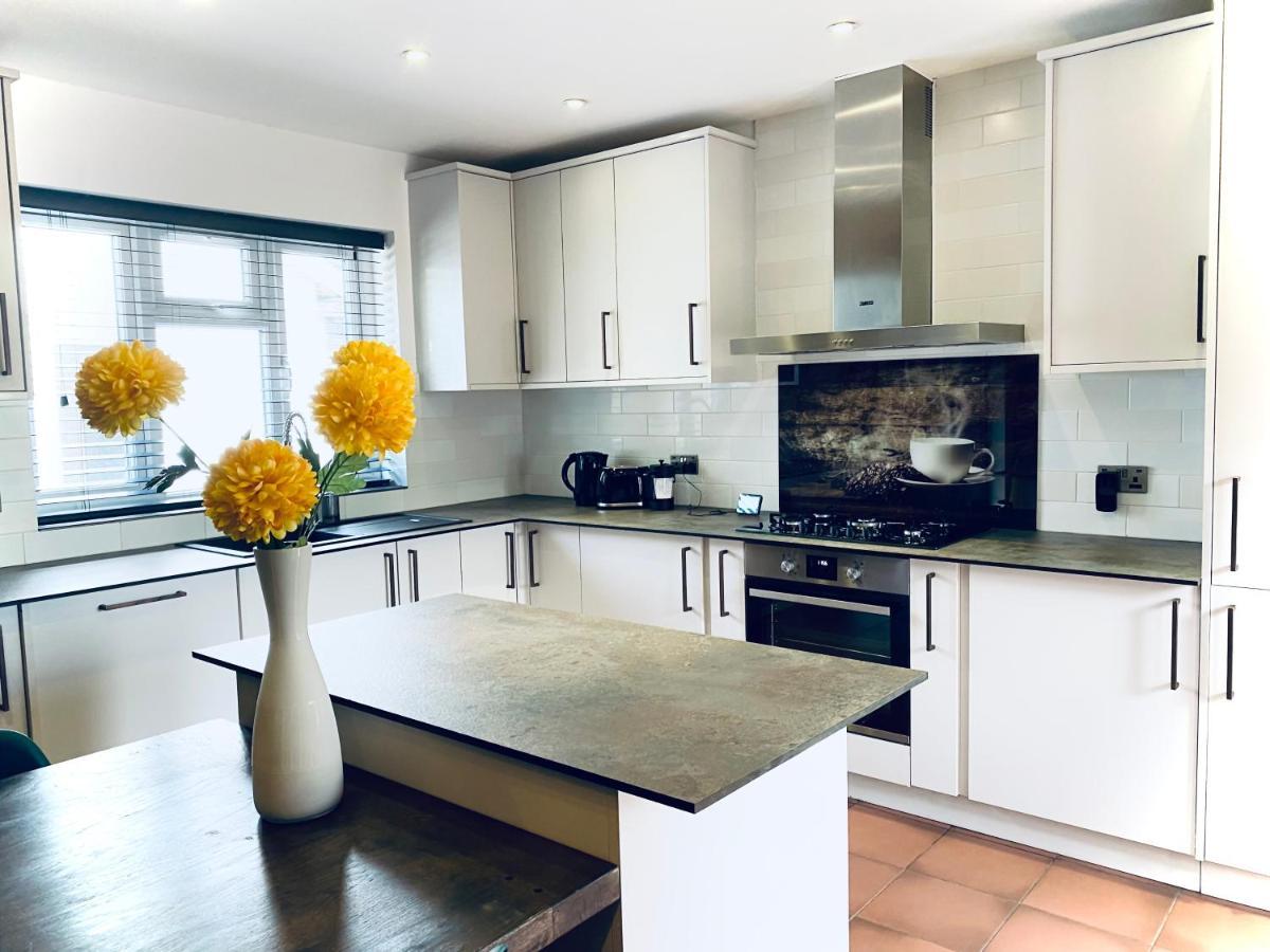 5 Bedroom Bungalow Ascot Racecourse Экстерьер фото
